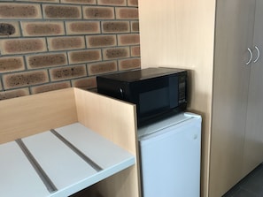 Deluxe Room, Non Smoking | Individually decorated, individually furnished, desk, laptop workspace - Jumbuck Motor Inn (Tenterfield)