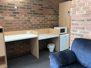 Deluxe Room, Non Smoking | Desk, soundproofing, iron/ironing board, free WiFi