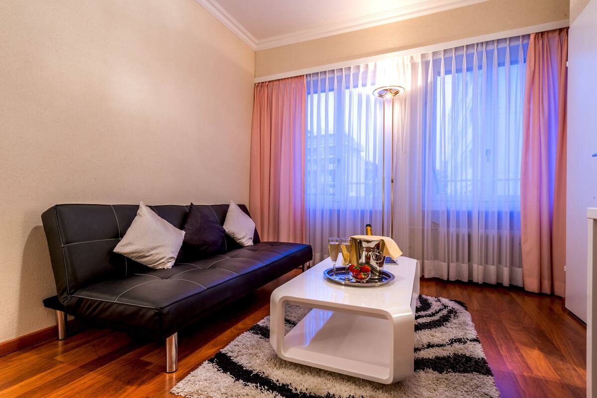 Chambre Double Supérieure, 1 grand lit | Coin séjour