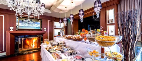 Päivittäinen buffetaamiainen (26.00 CHF per henkilö)