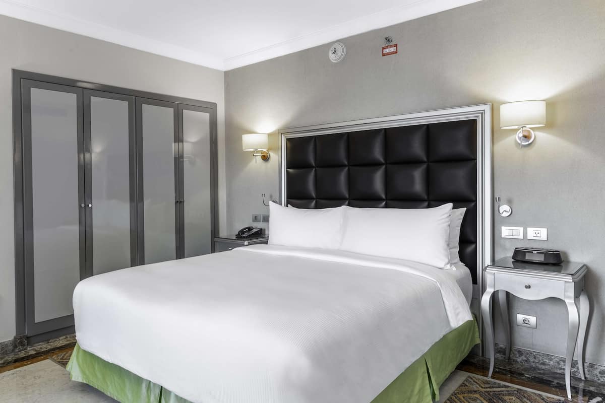 1 quarto, roupas de cama premium, frigobar, cofres nos quartos
