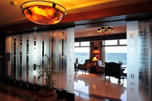 2 bars/lounges, sports bar