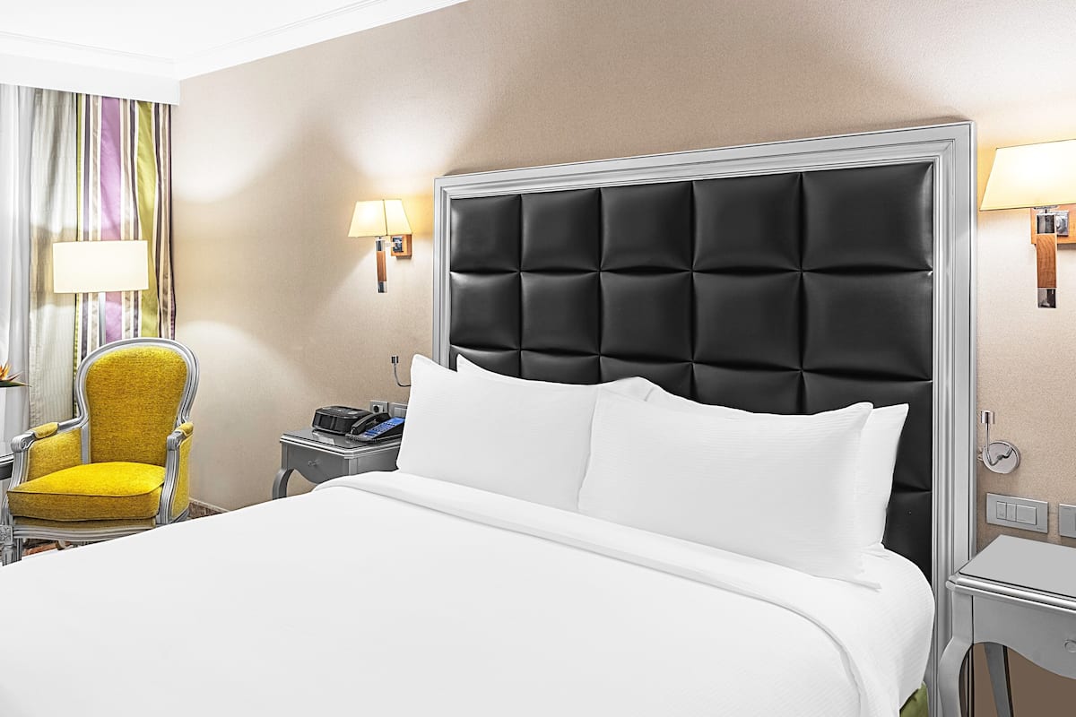 1 bedroom, premium bedding, minibar, in-room safe