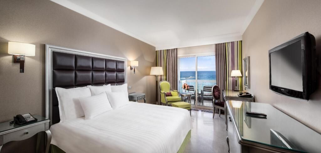 Premium bedding, minibar, in-room safe, desk
