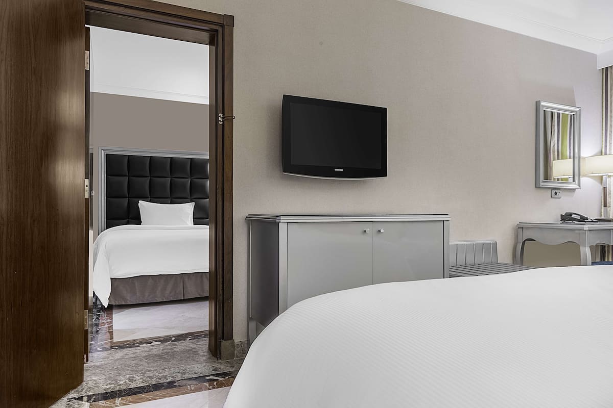 1 quarto, roupas de cama premium, frigobar, cofres nos quartos
