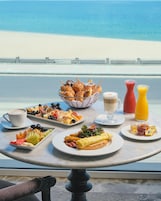 3 restaurants; breakfast, lunch, and dinner served