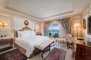Royal Suite, 1 King Bed (Panoramic Sea view) | Premium bedding, minibar, in-room safe, desk