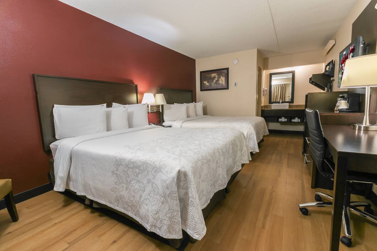 Deluxe Room, 2 Double Beds (Smoke Free) | Premium bedding, in-room safe, desk, blackout drapes