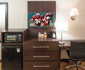 Premium bedding, in-room safe, desk, blackout curtains