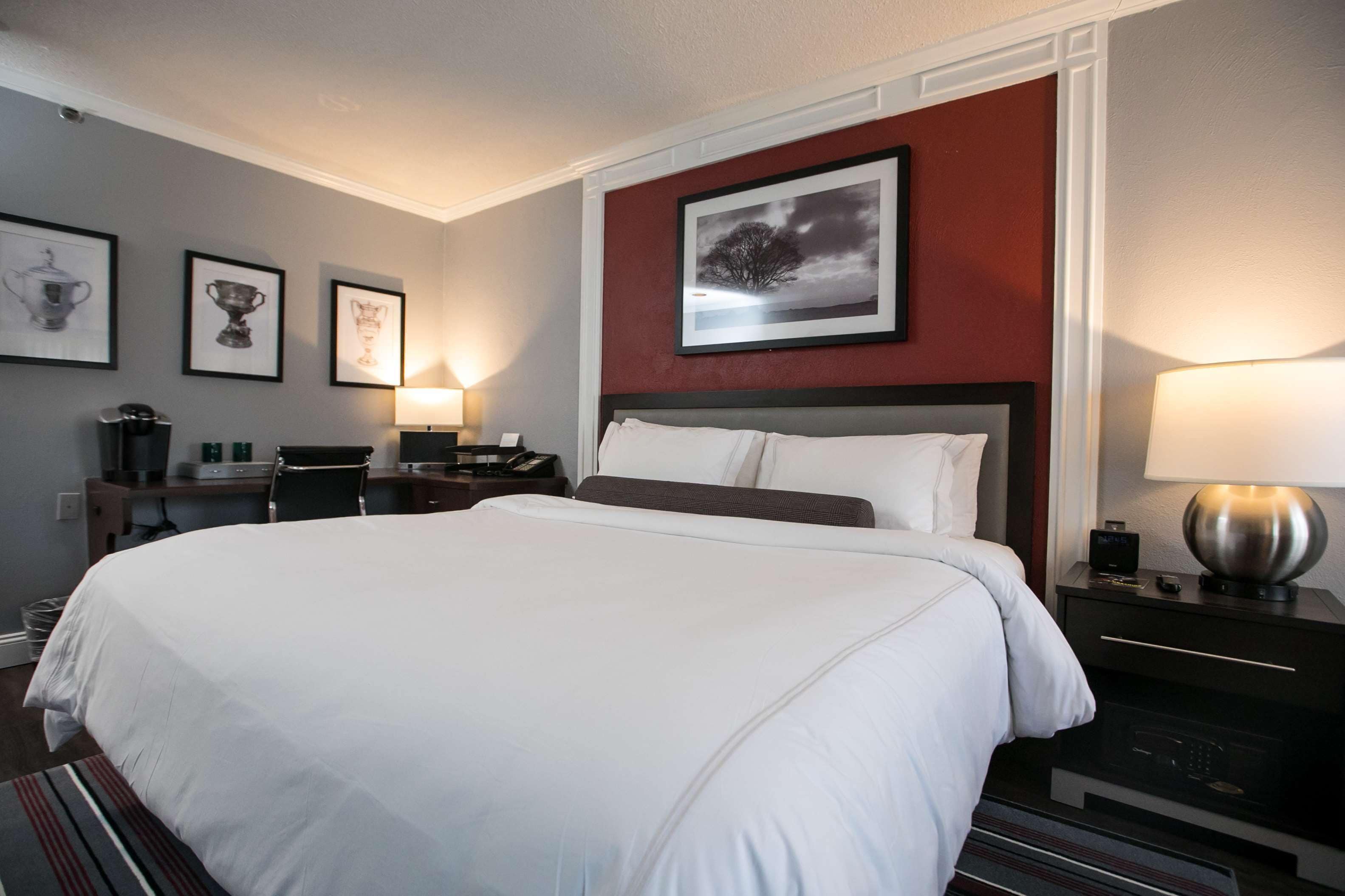 premium bedding, in-room safe, desk, iron/ironing board