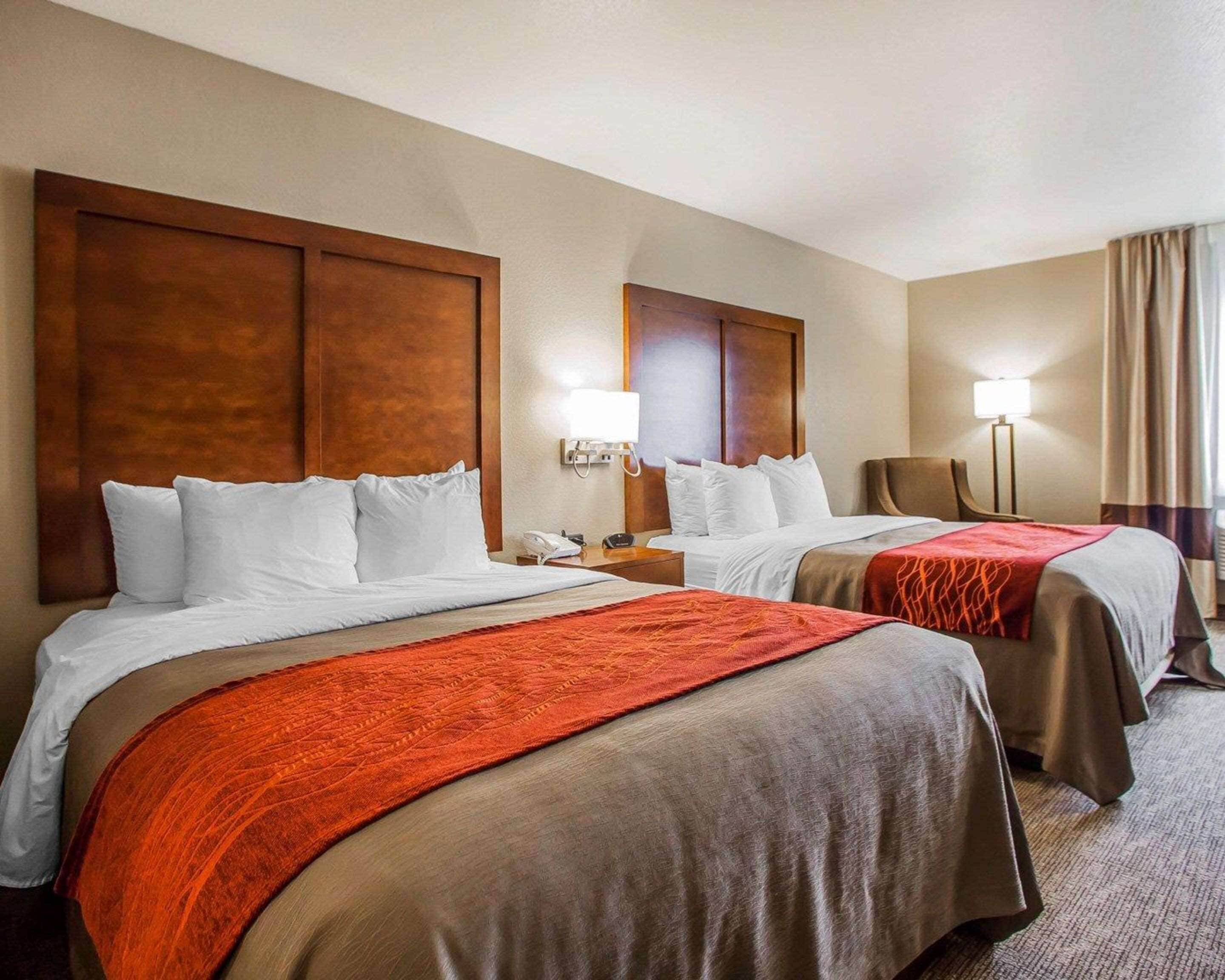 standard room, 2 queen beds, non smoking | premium bedding, down duvets, tempur-pedic beds, desk