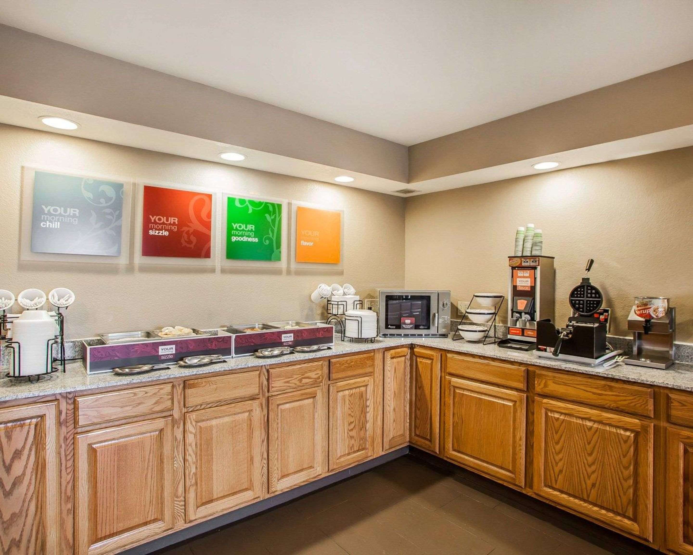 free buffet breakfast