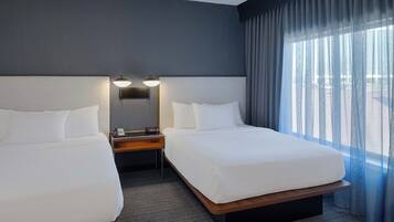 Bàn, khu vực làm việc phù hợp cho laptop, bàn ủi/dụng cụ ủi quần áo