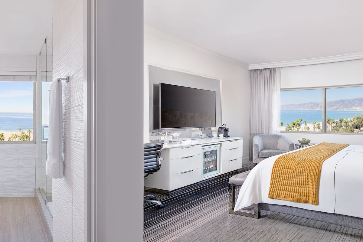 panoramic room, 1 king bed | egyptian cotton sheets, premium bedding, down duvets, pillow-top beds