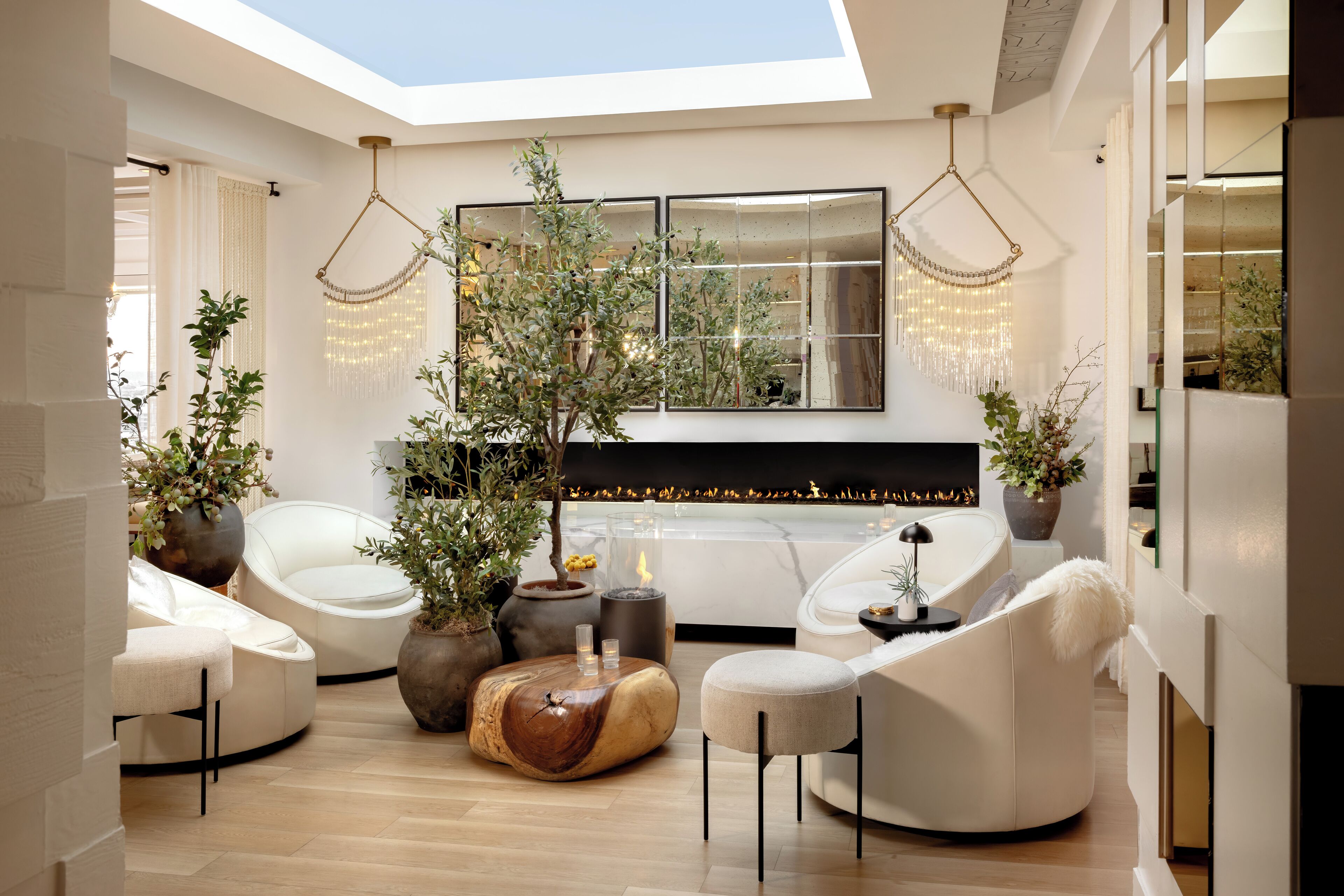 Der serveres morgenmad, frokost og californiske retter med havudsigt 