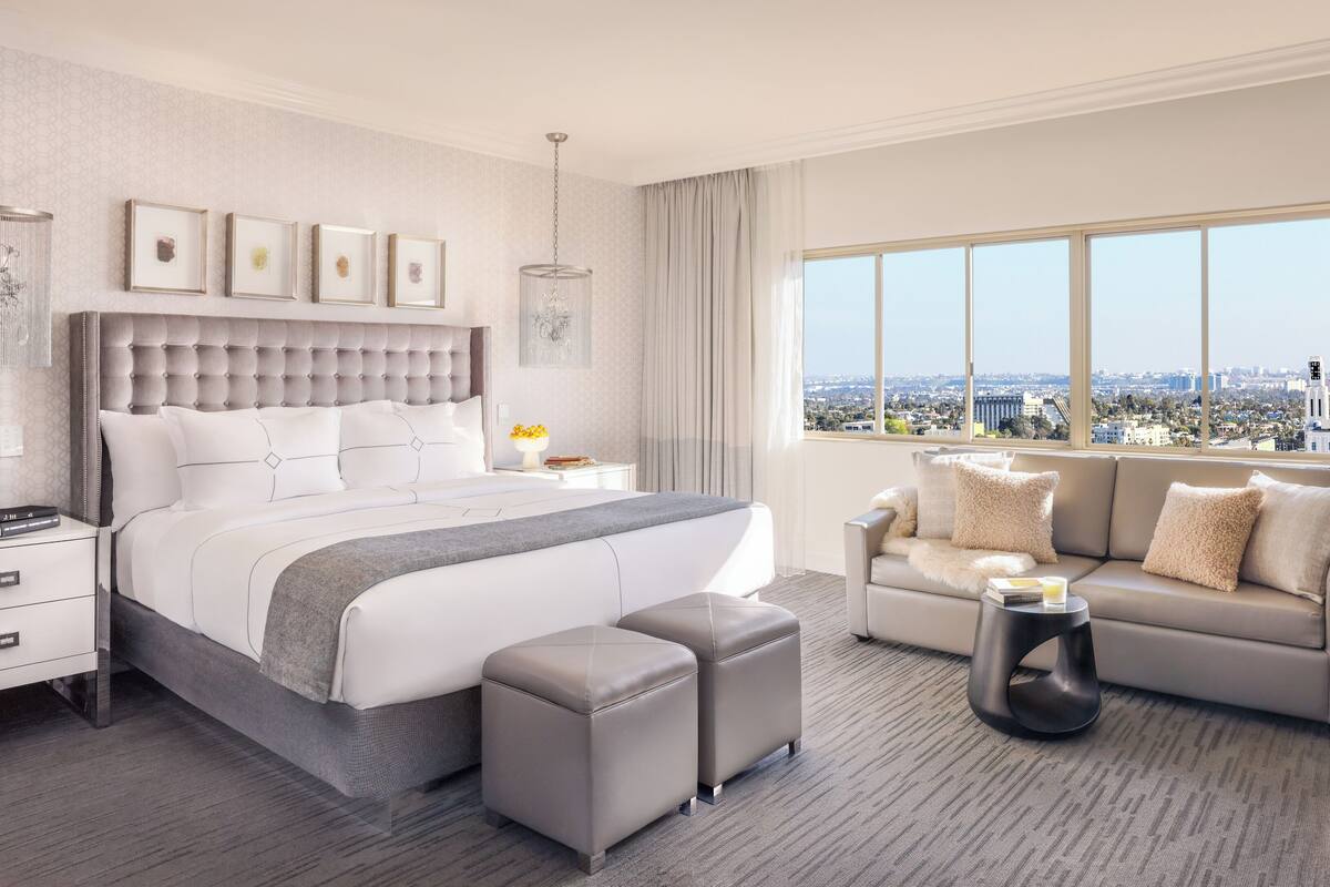 Huntley Room, 1 King Bed | Egyptian cotton sheets, premium bedding, down comforters, pillowtop beds