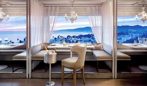 Breakfast, lunch, dinner served; Californian cuisine, ocean views