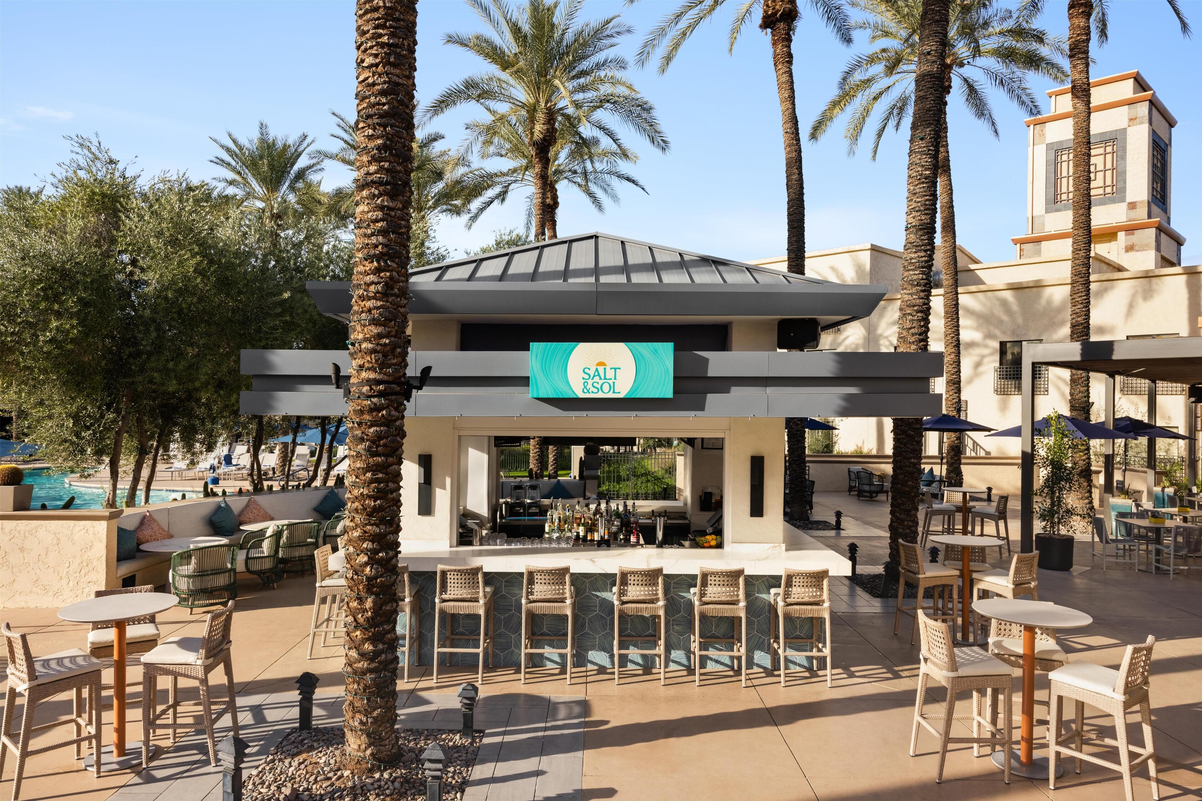 2 bares o lounges, bar junto a la alberca 