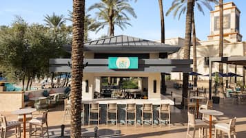 2 bares o lounges, bar junto a la alberca