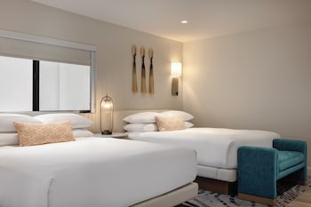 Premium Villa, 2 Bedrooms, 2 Bathrooms | Premium bedding, Tempur-Pedic beds, in-room safe, desk at Hilton Scottsdale Resort & Villas
