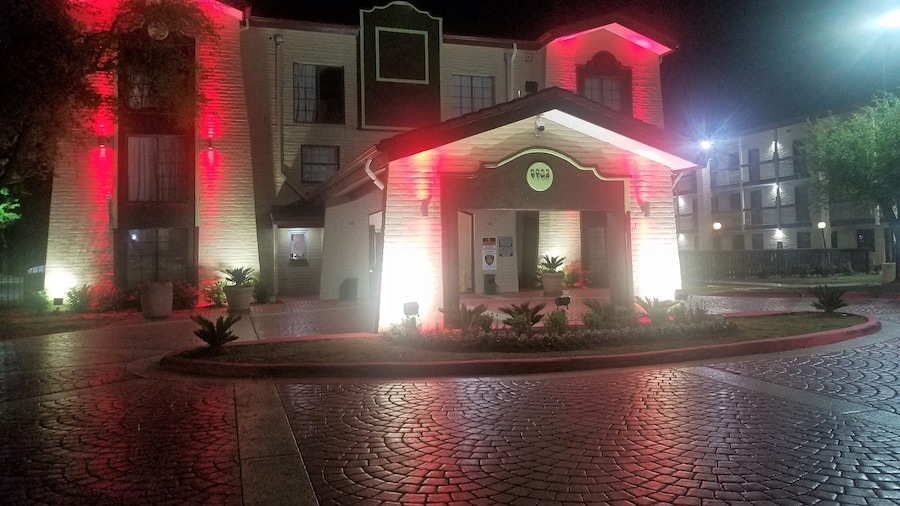 Red Roof Inn & Suites Houston - Hobby Airport