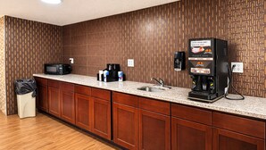 Unclassified image, 4 of 52, button - Red Roof Inn & Suites Houston - Hobby Airport (Houston)