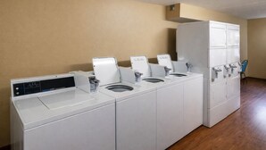 Unclassified image, 2 of 52, button - Red Roof Inn & Suites Houston - Hobby Airport (Houston)