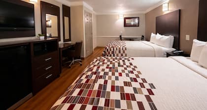 Red Roof Inn & Suites Houston - Hobby Airport