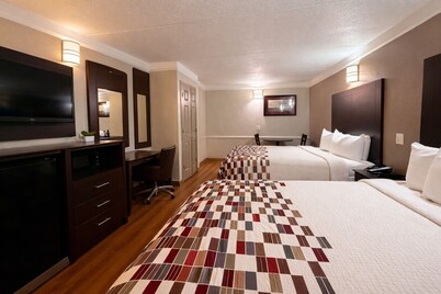 Red Roof Inn & Suites Houston - Hobby Airport