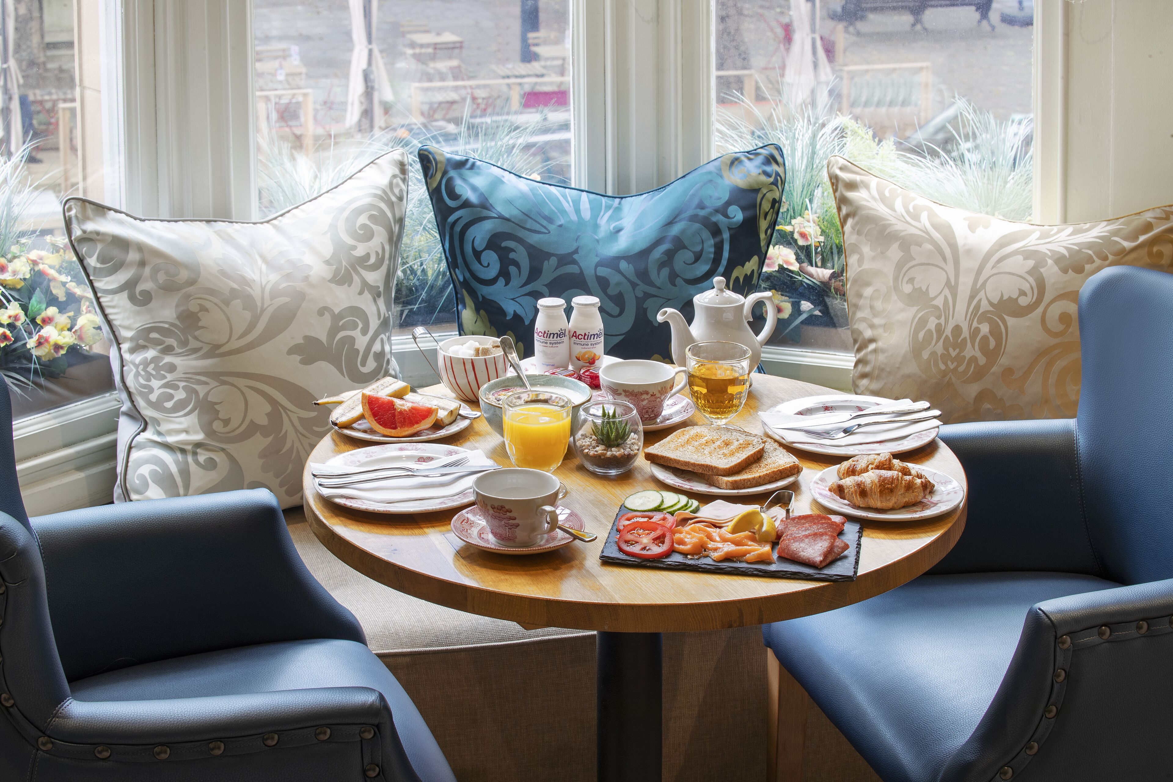 daily continental breakfast (gbp 20 per person)