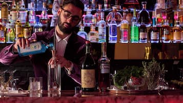 Cocktail bar