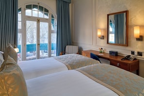 Twin Room | 1 bedroom, hypo-allergenic bedding, minibar, in-room safe
