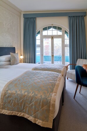 Ropa de cama hipoalergénica y minibar 