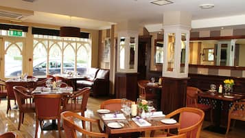 Daily English breakfast (EUR 15 per person)