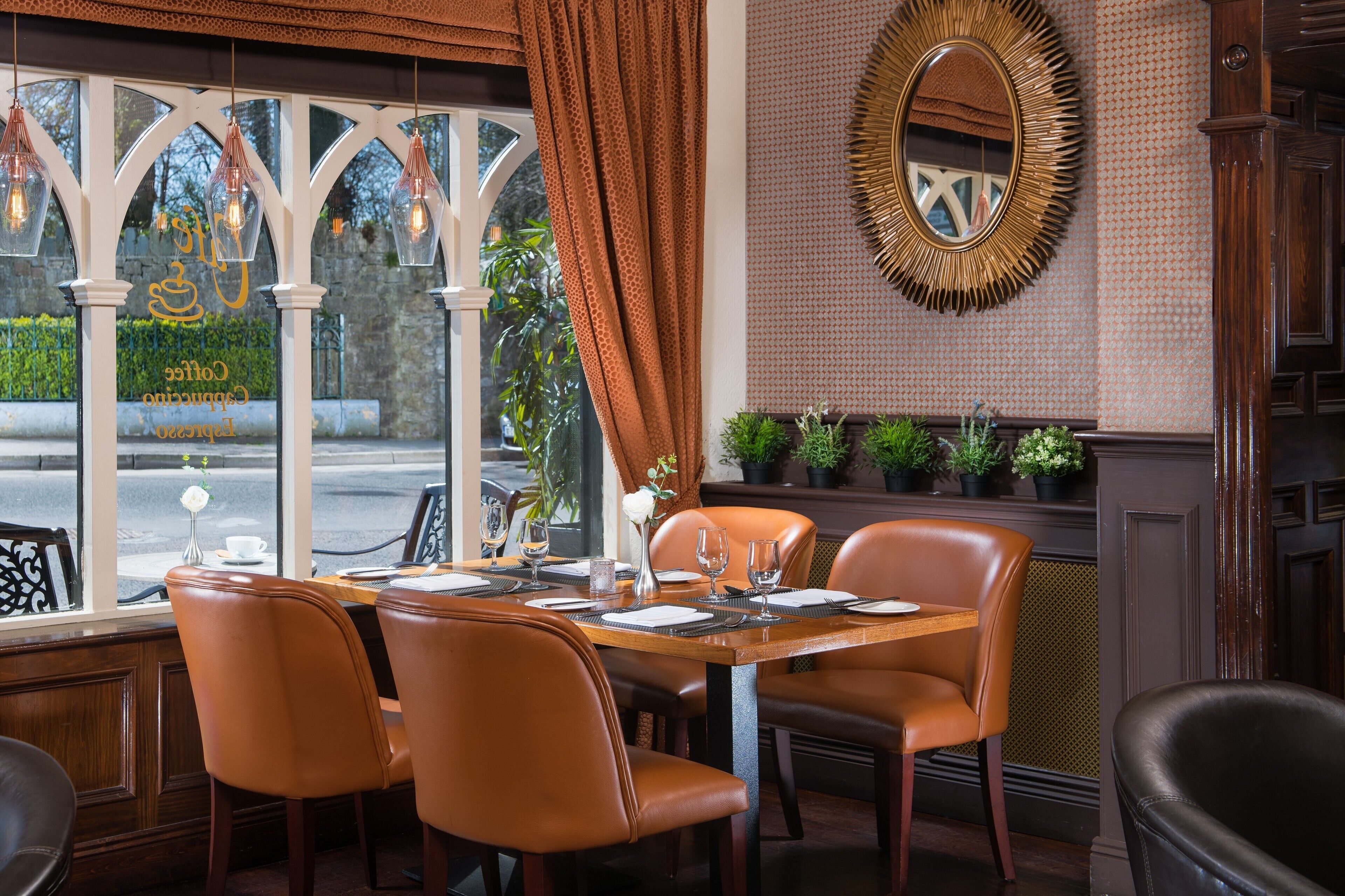 2 restaurants, breakfast, lunch, dinner served; irish cuisine