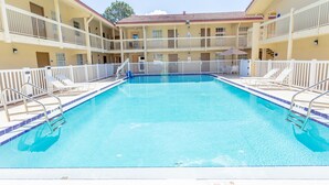 Pool - Days Inn by Wyndham Jacksonville Baymeadows (Jacksonville)