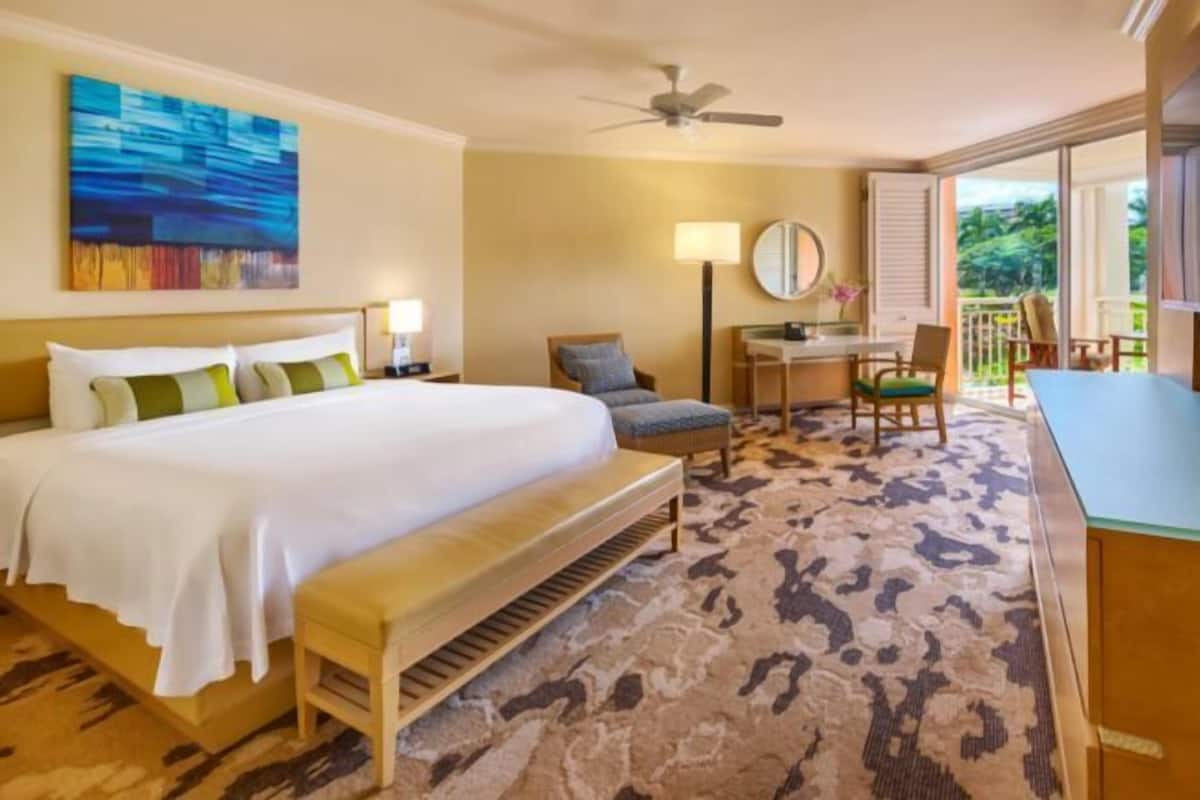 1 bedroom, premium bedding, in-room safe, desk