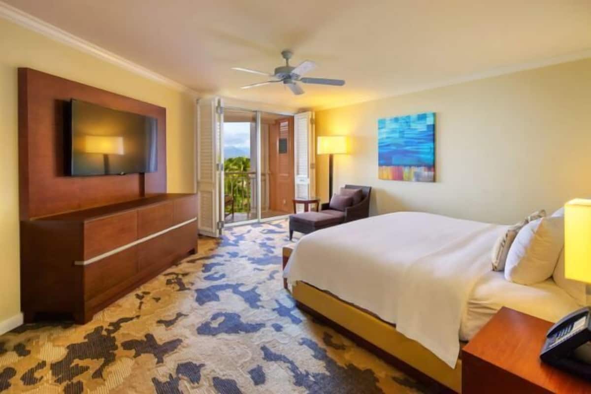 1 bedroom, premium bedding, in-room safe, desk