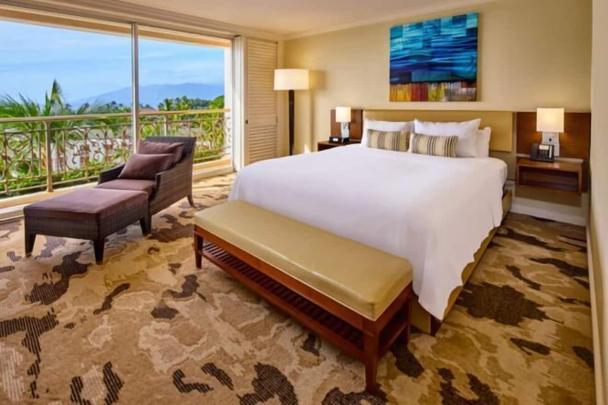 1 bedroom, premium bedding, in-room safe, desk