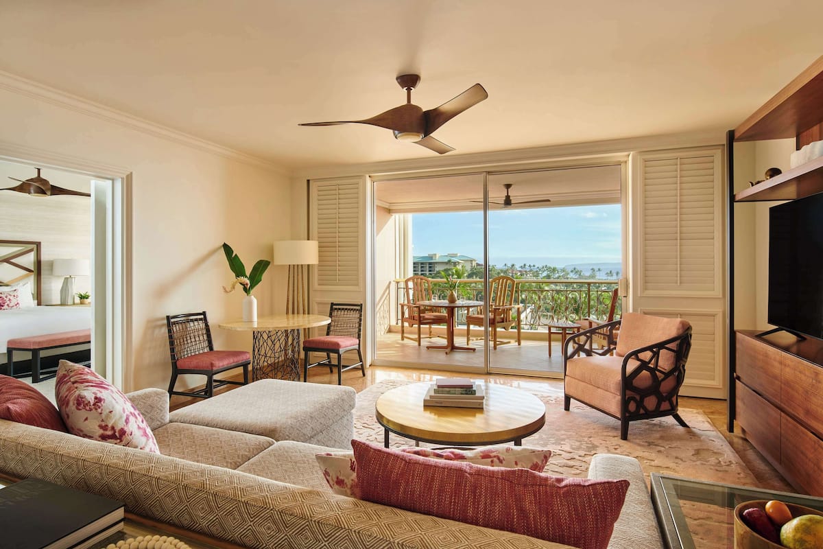 Club Suite, 1 Bedroom, Club Lounge Access, Ocean View (Napua Nani) | Living area | 65-inch TV with digital channels, foosball, pay movies
