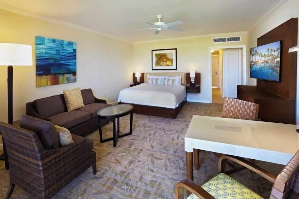 1 bedroom, premium bedding, in-room safe, desk