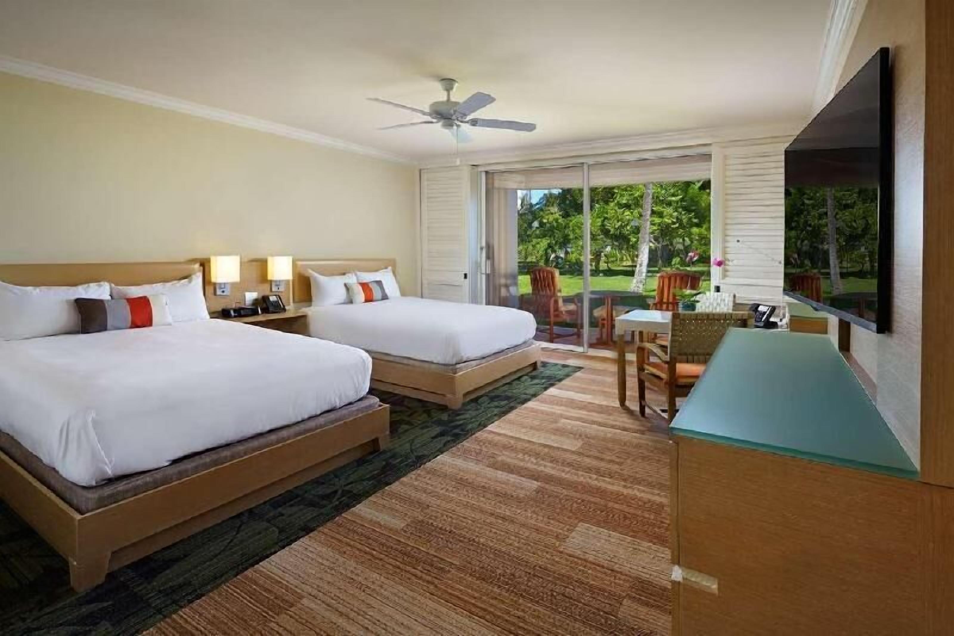 Premium bedding, in-room safe, desk, iron/ironing board