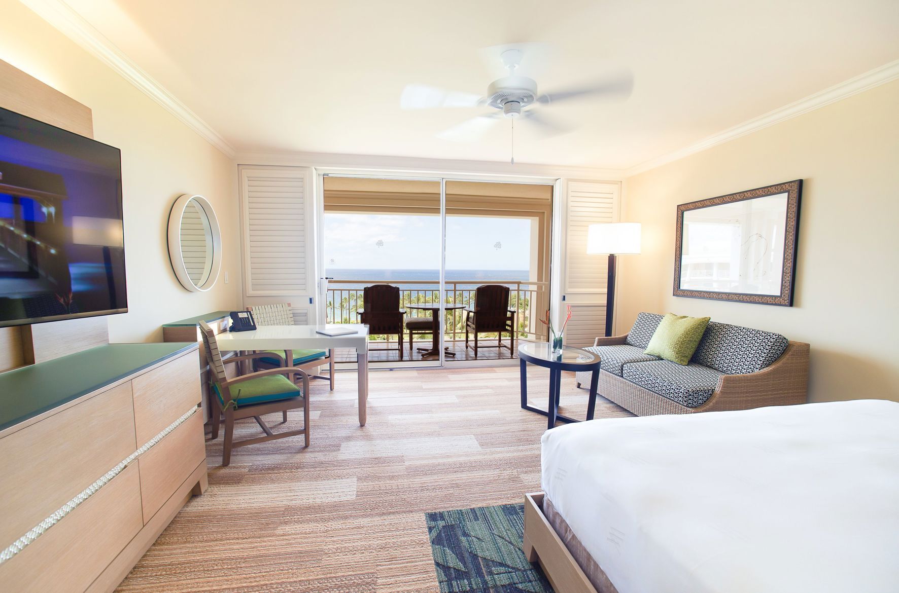 Premium bedding, in-room safe, desk, iron/ironing board