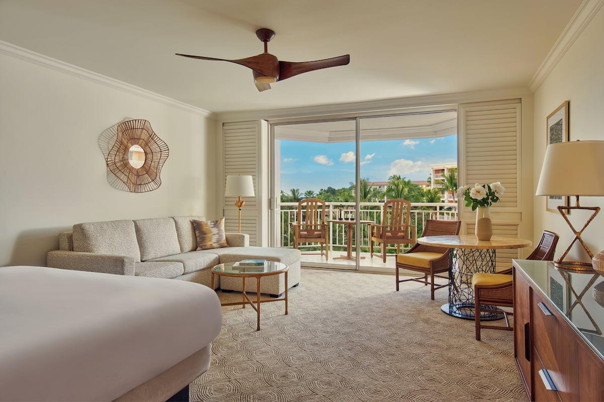 Club Room, Club Lounge Access, Garden View (Napua) | 1 bedroom, premium bedding, in-room safe, desk