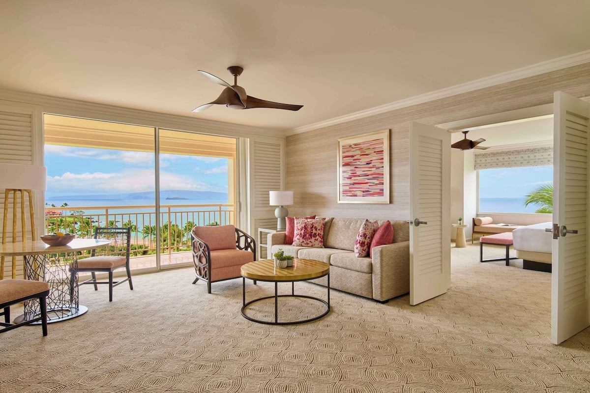 Suite, 1 Bedroom, Ocean View (Honua Ula) | Living area | 65-inch TV with digital channels, table football, pay films
