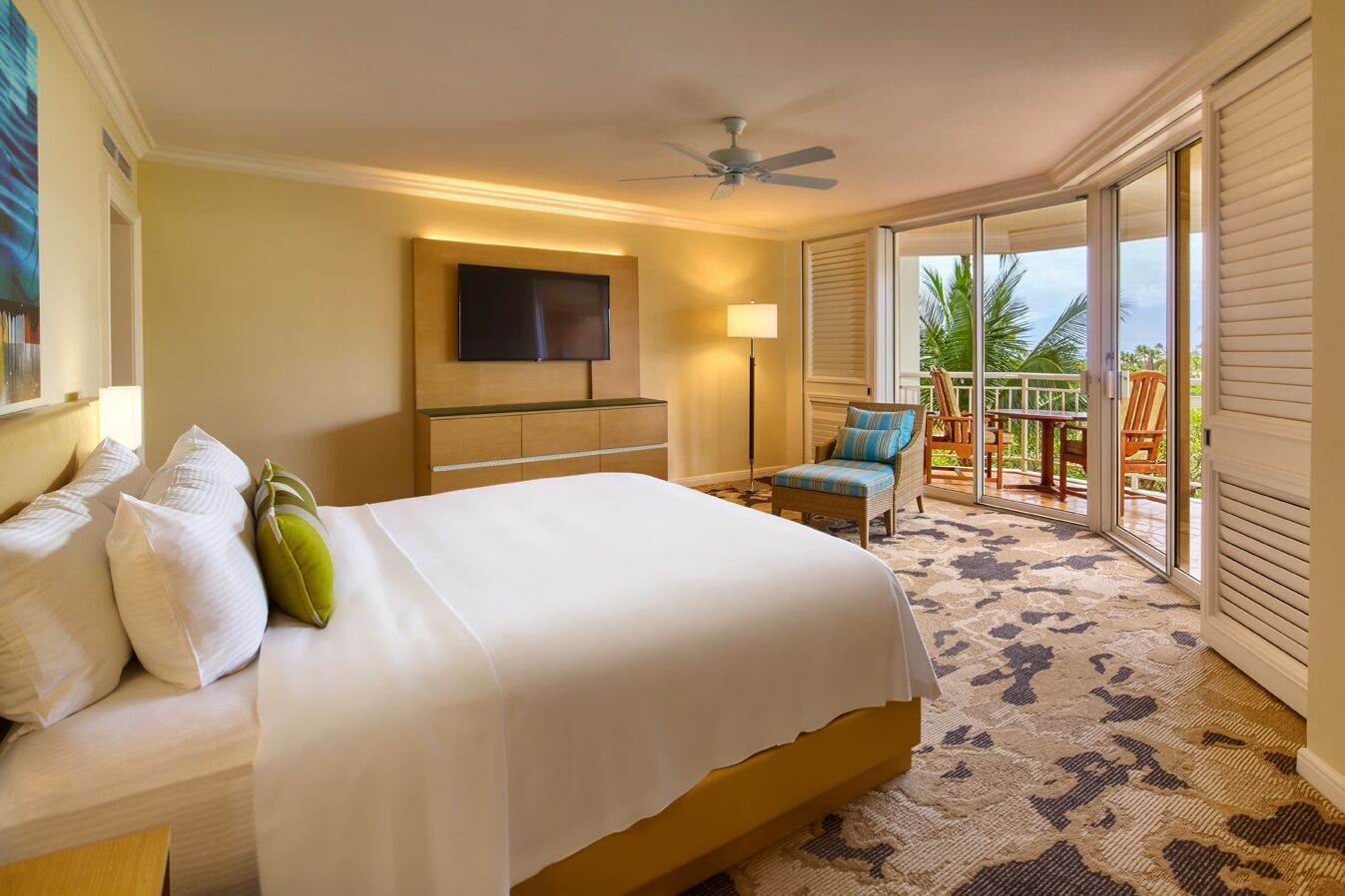 Premium bedding, in-room safe, desk, iron/ironing board