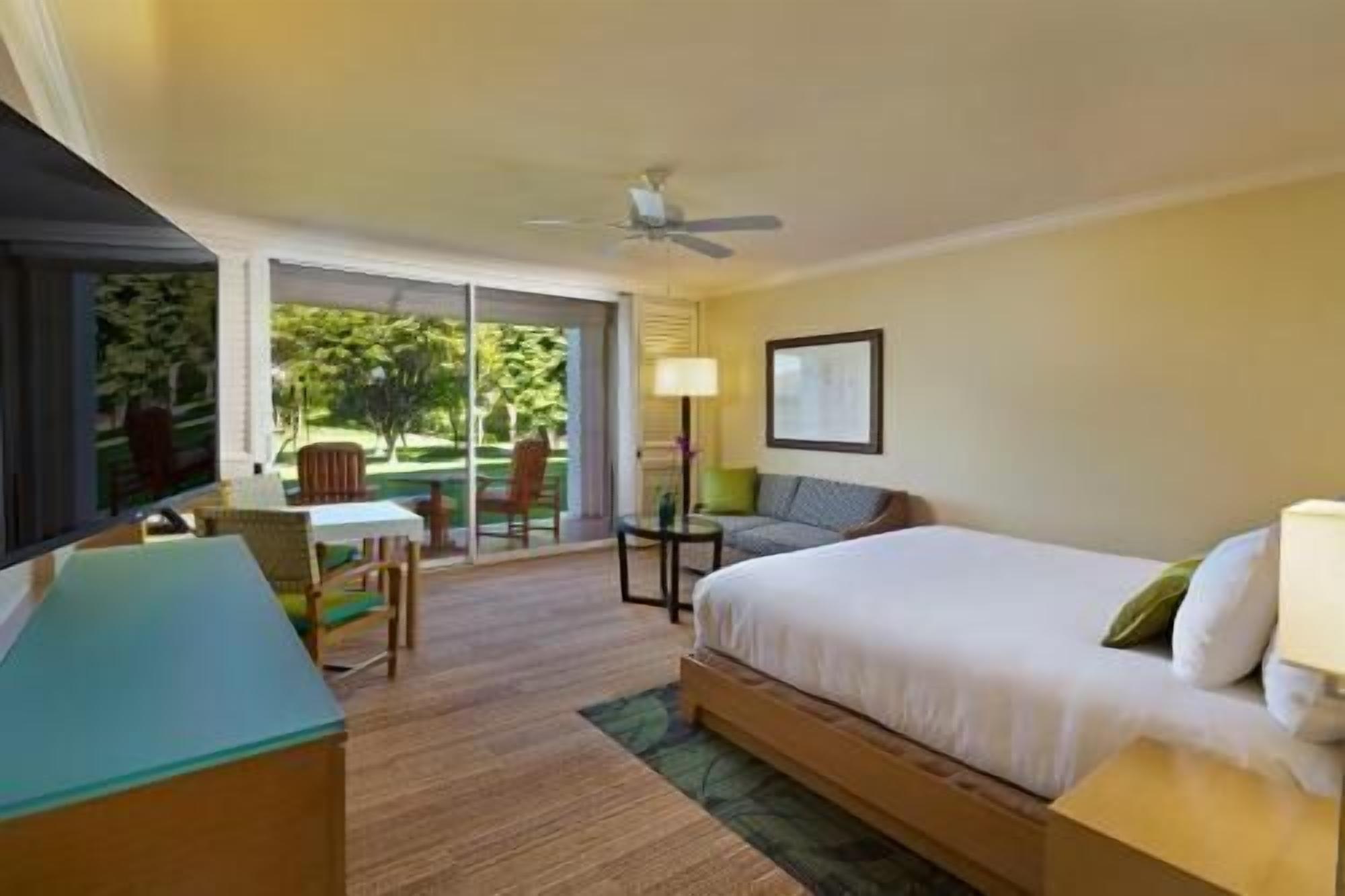Premium bedding, in-room safe, desk, iron/ironing board