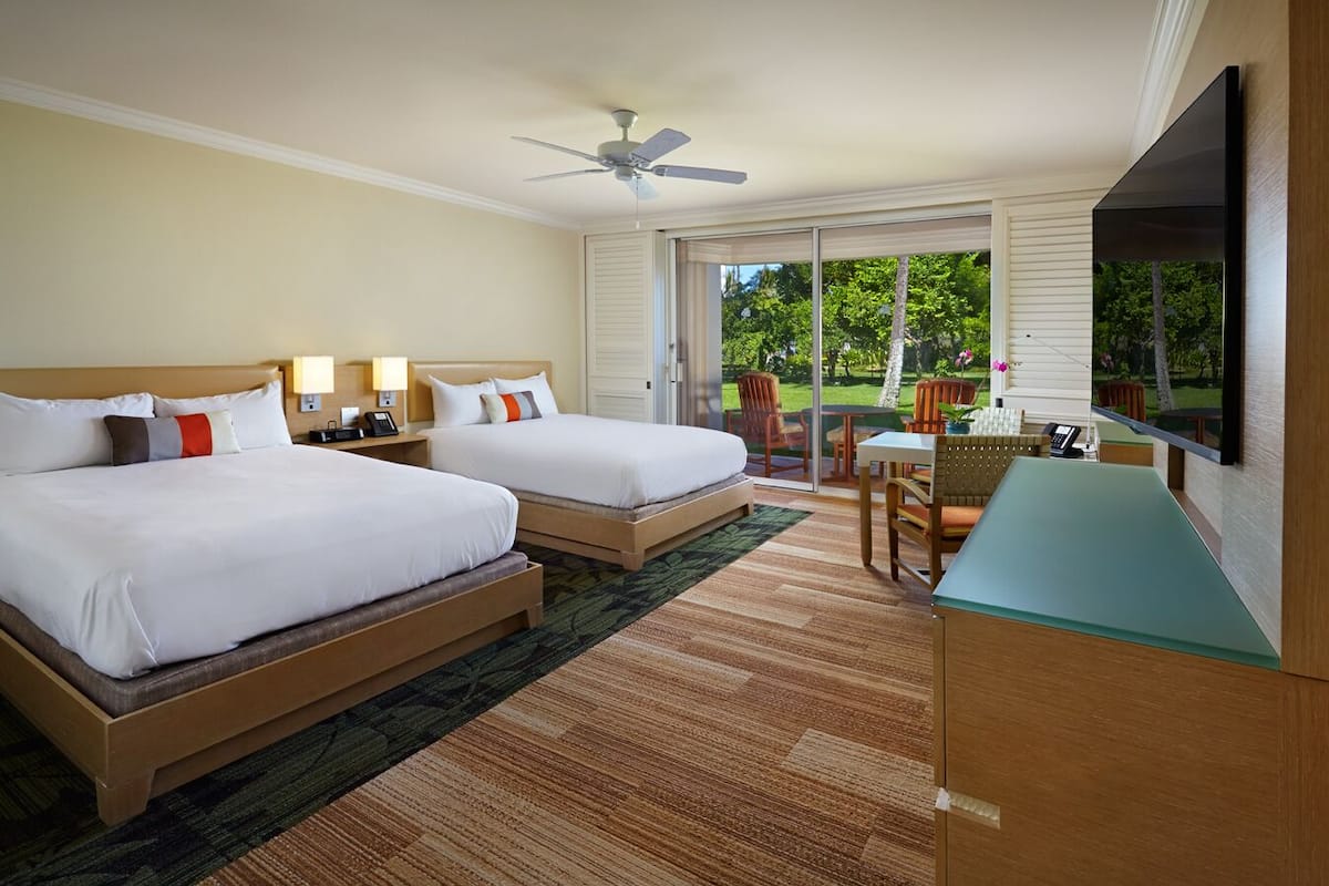 Premium bedding, in-room safe, desk, iron/ironing board