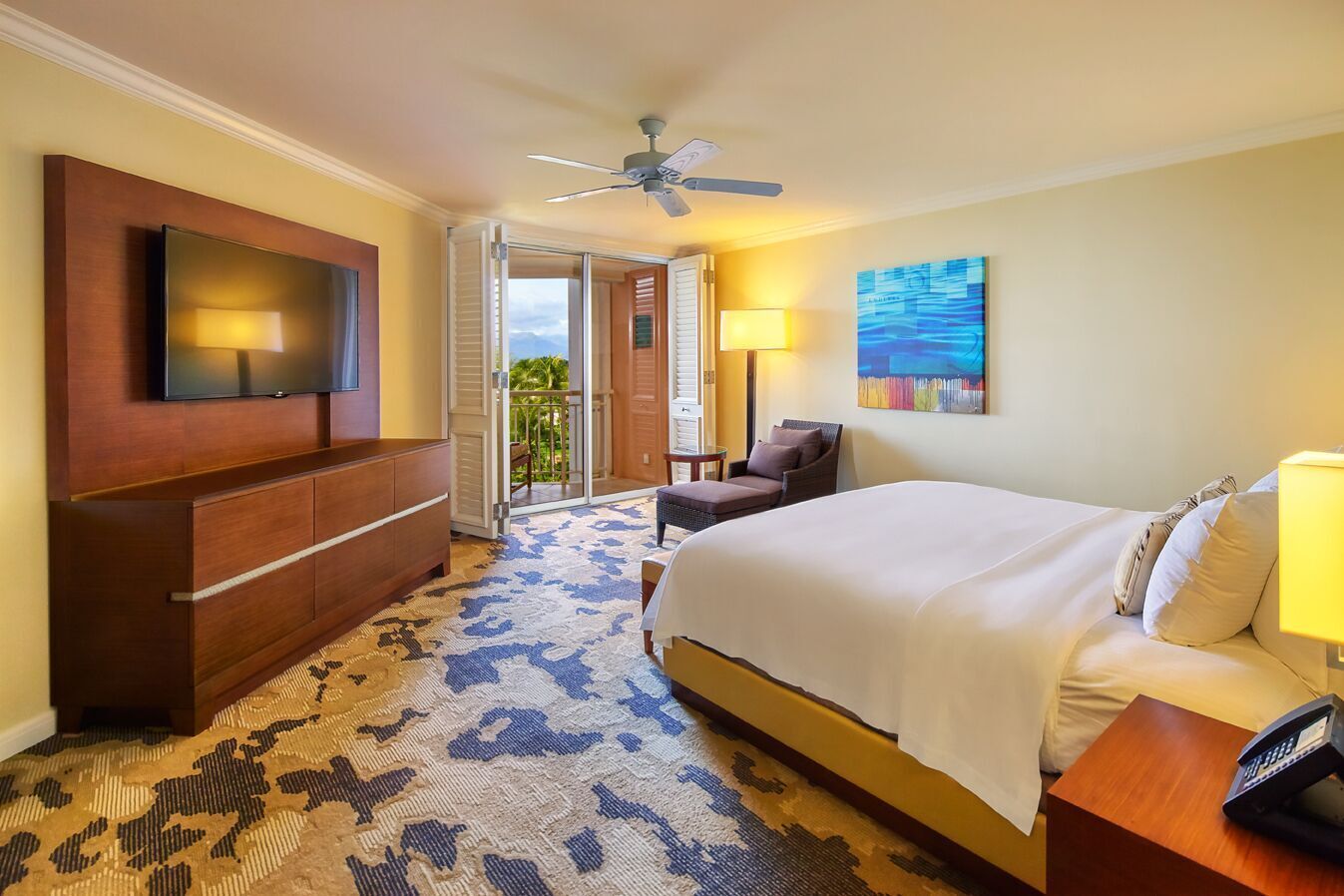 Premium bedding, in-room safe, desk, iron/ironing board