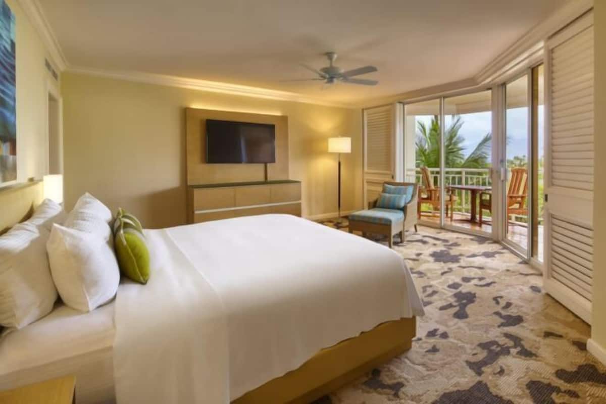 1 bedroom, premium bedding, in-room safe, desk